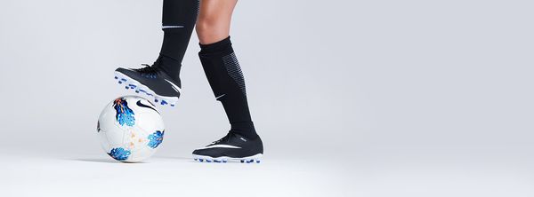 Cu l es el equipamiento de un jugador de f tbol